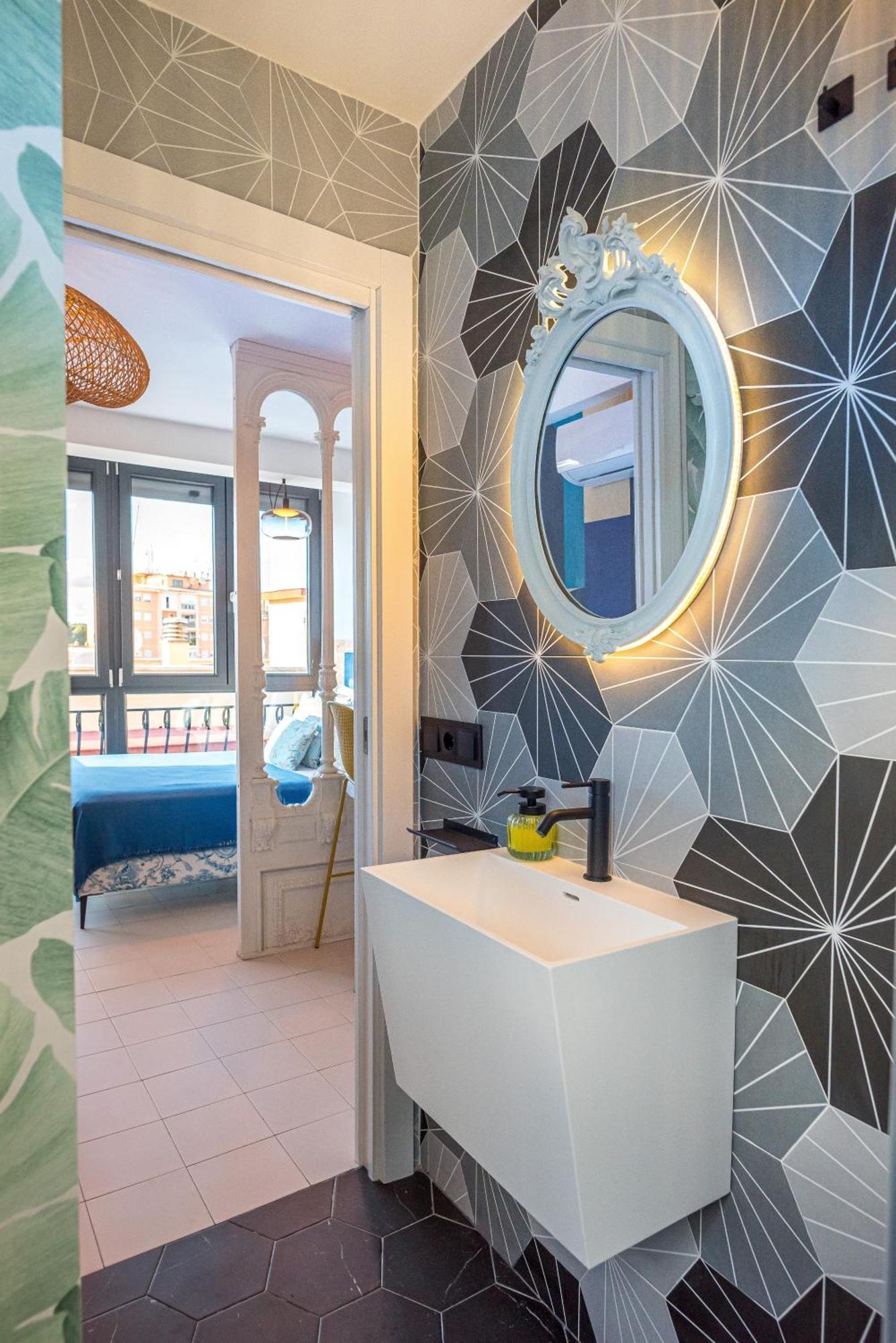 Regency Luxe Studio توريمولينوس المظهر الخارجي الصورة