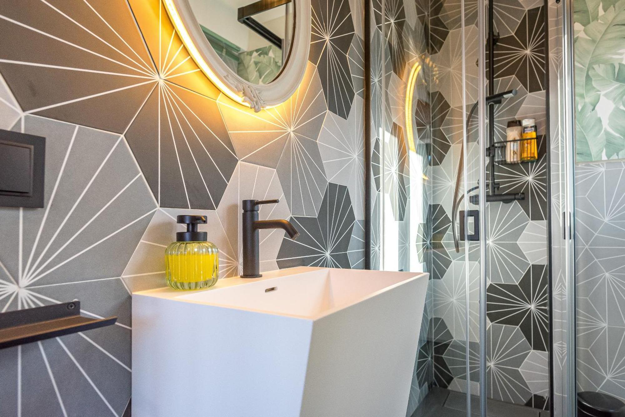 Regency Luxe Studio توريمولينوس المظهر الخارجي الصورة