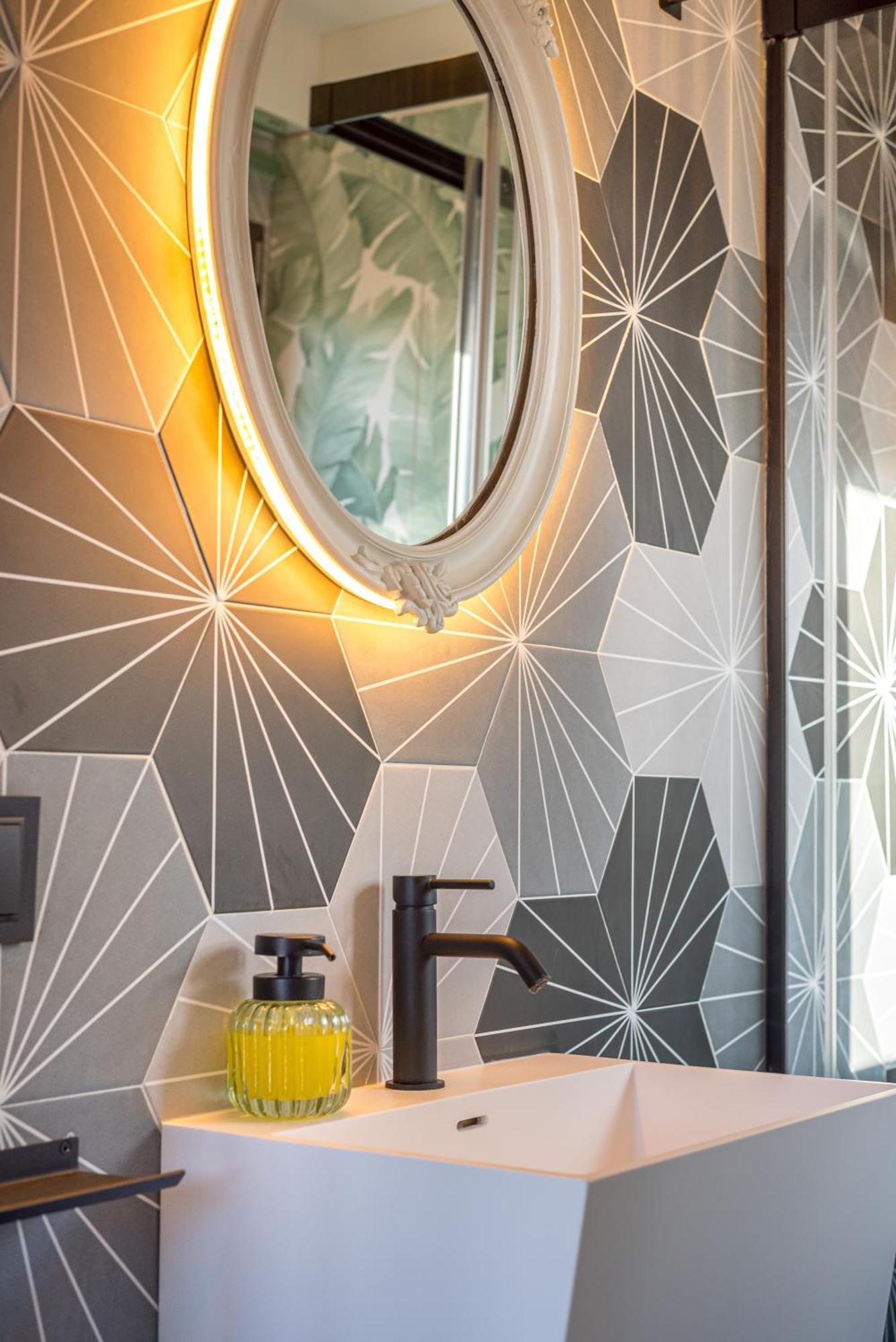 Regency Luxe Studio توريمولينوس المظهر الخارجي الصورة
